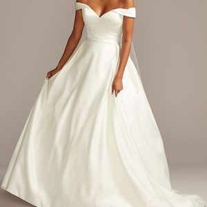 BRAND NEW SATIN WEDDING DRESS